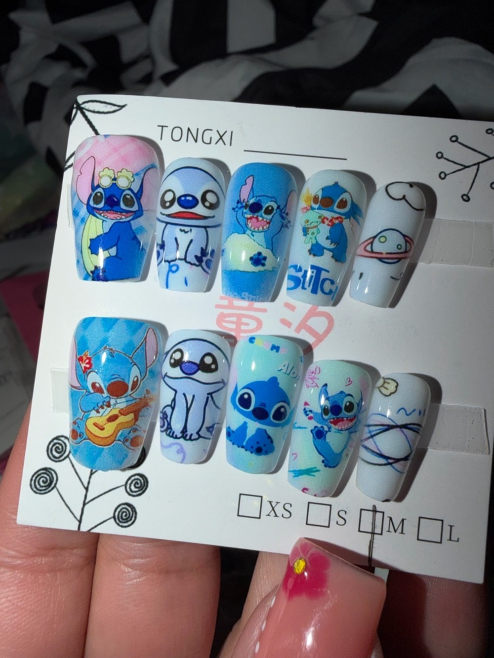 Stitch Cartoon Press-On Nails in Blue and White